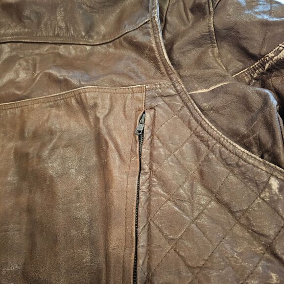 Distressed Leather Motorcycle Jacket Zippered Vents 20 In. Shoulder to Shoulder - Picture 12 of 15